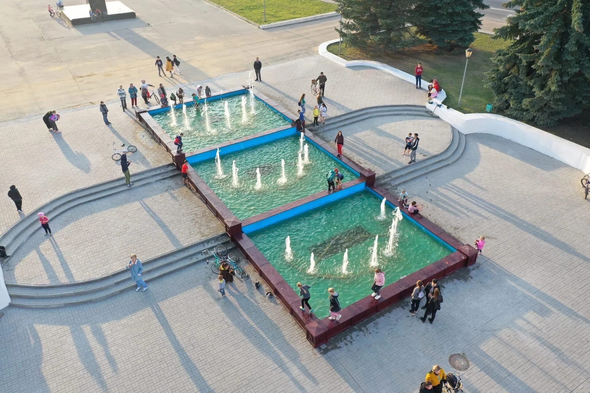 Парк победы омск. Куда можно сходить в октябрьском. Чкаловск площадь чкалова. Парк аттракционов. Куда можно сходить в октябрьском.