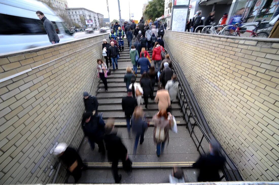 До каких работает переход в метро