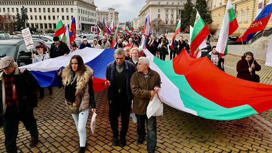 Новости болгарии. Протесты в болгарии (2020—2021). Болгария митинг за россию. Врачи города варны в болгарии. Протесты в болгарии 2022.