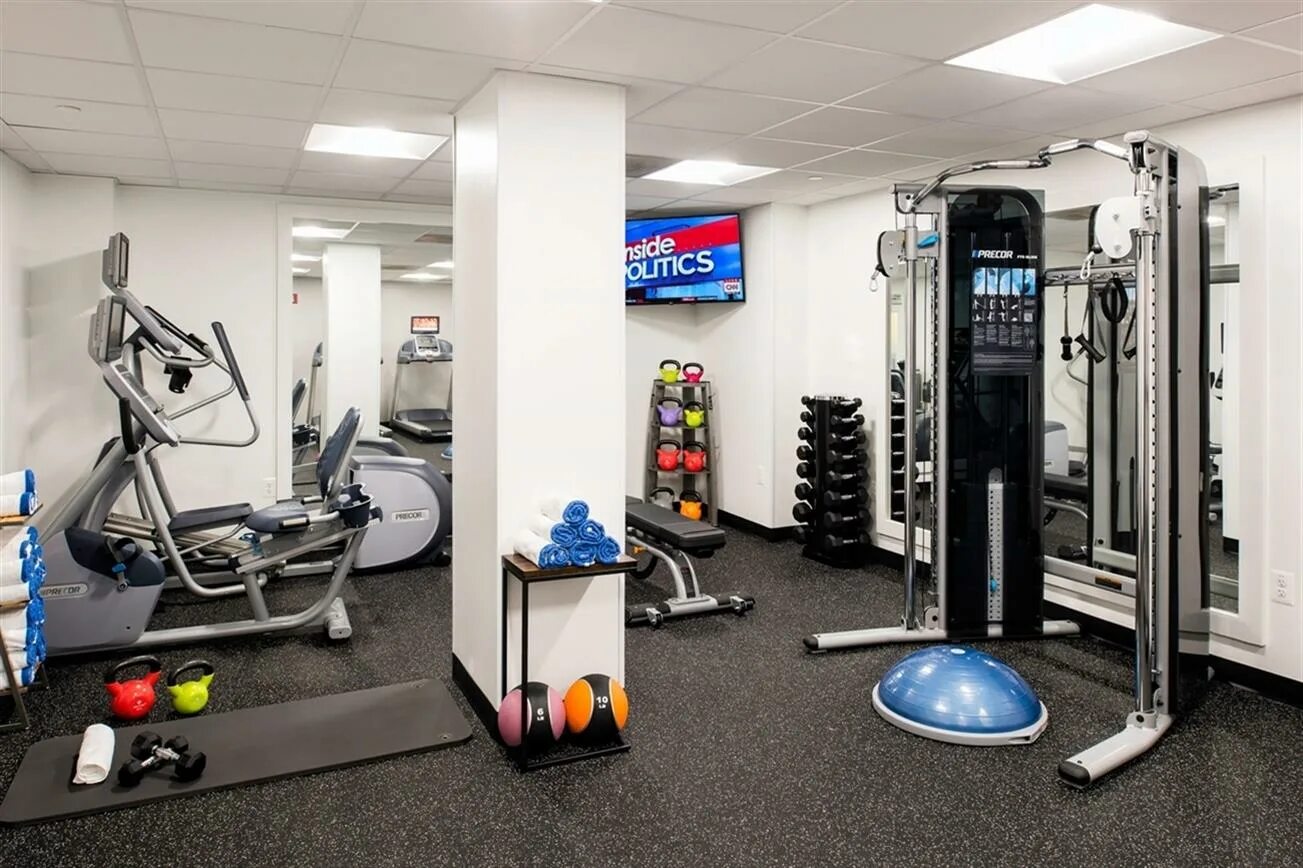 Феникс парк. Phoenix Gym Бишкек. Precor cw320.