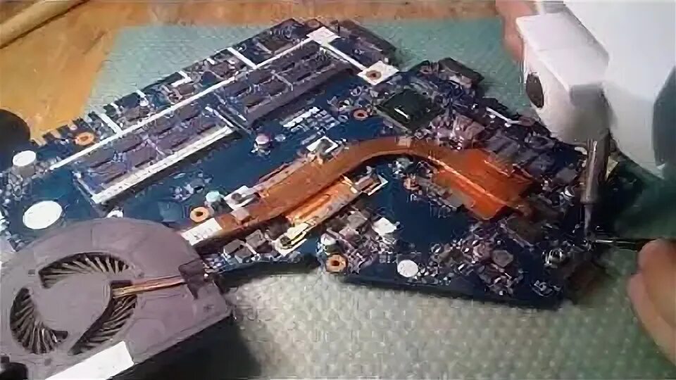Ноутбук acer включается и выключается. E1-510-28202g32mnkk плата. ex2530 acer включается и сразу выключается.