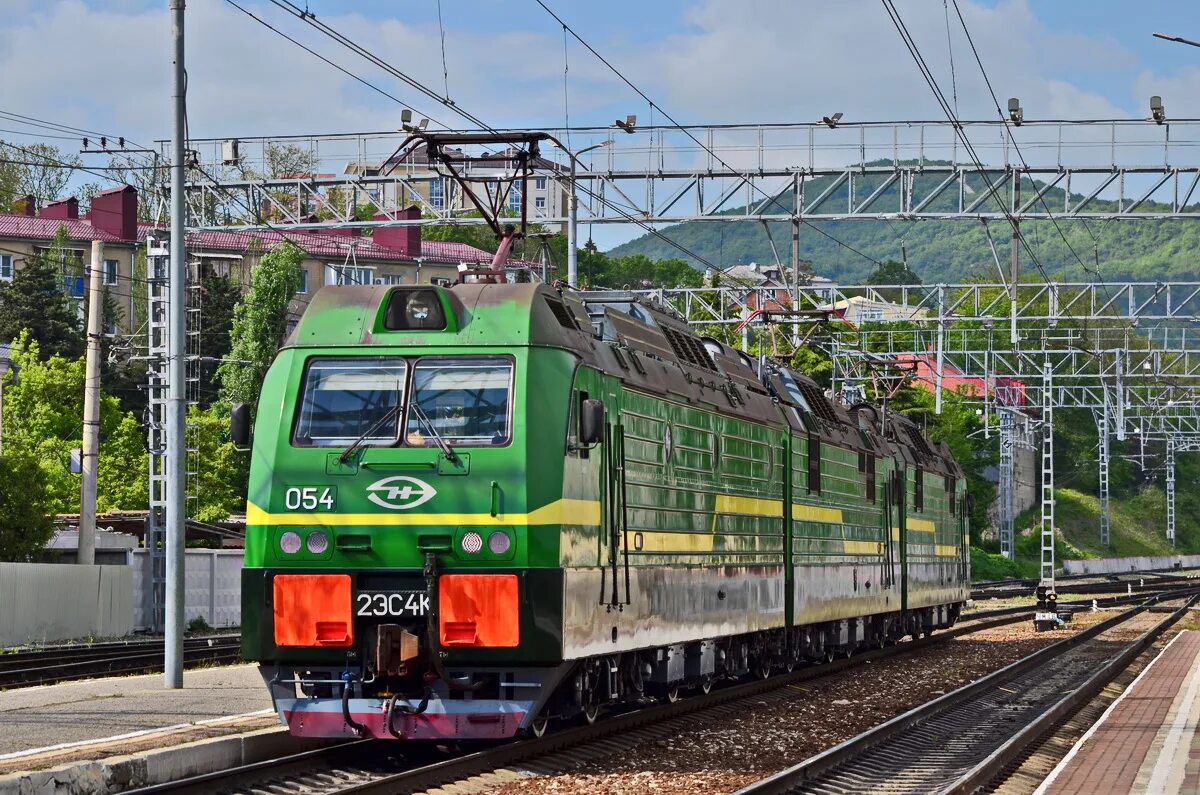 2эс4к Туапсе. 2эс4к 015. Электровоз 2эс4к. 3эс4к 070 Краснодарский край.