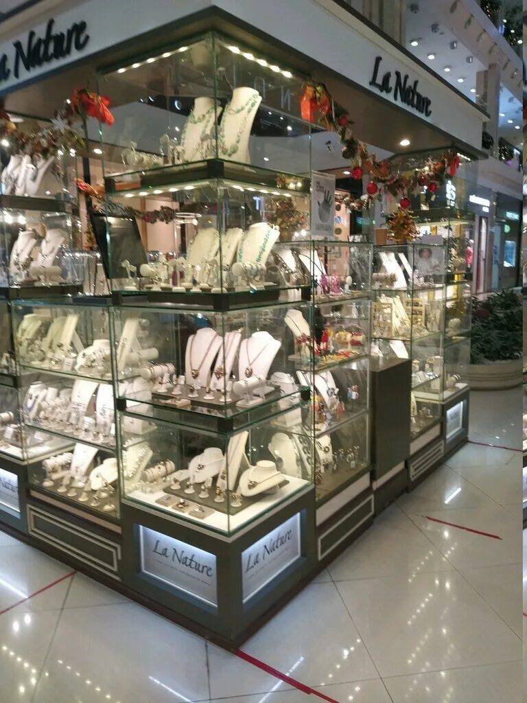 Магазин украшений la. La boutique by lmd. Магазин бутик бижутерии в италии. Магазин украшений la. Да натуре бижутерия.