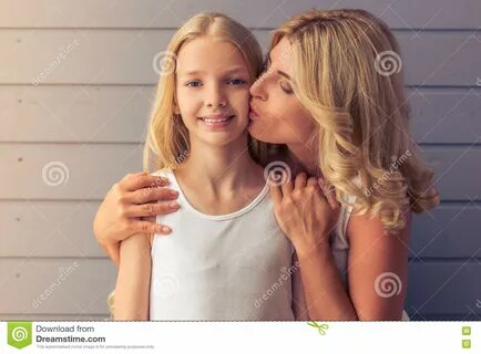 Mamma und Tochter stockfoto. 