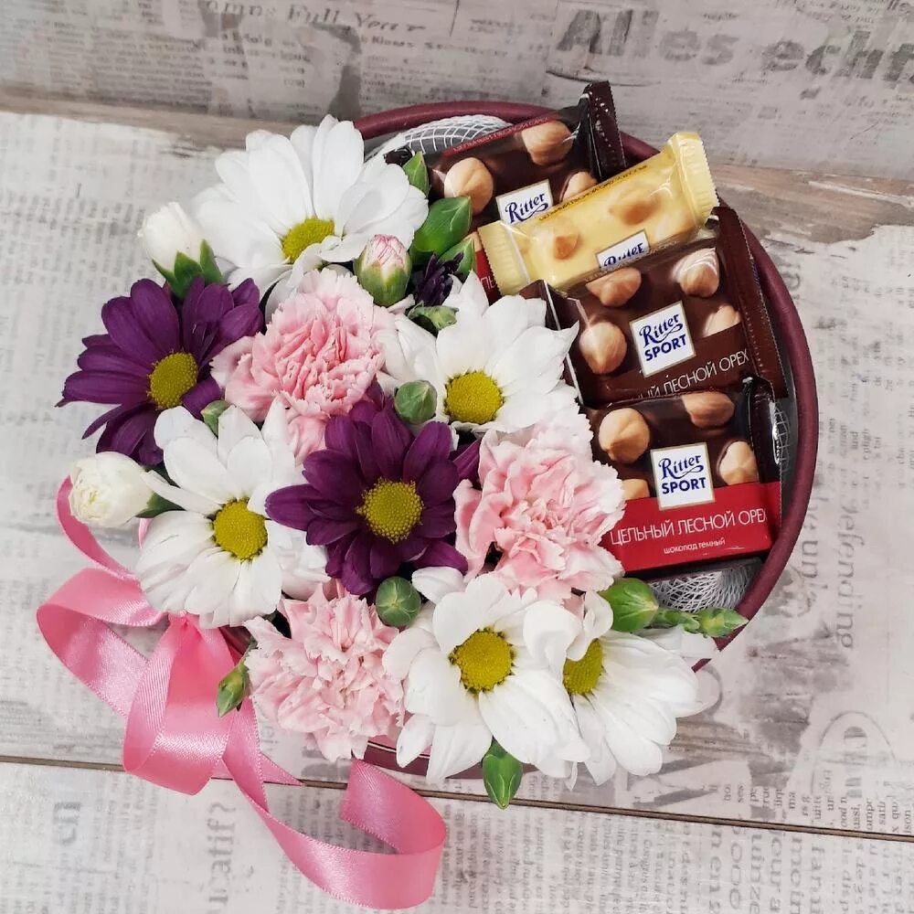 Шоколадные букеты. Конфаэль конфеты букет. Клубника в шоколаде. Песня без лишних подкатов букетов шоколадов. Песня без лишних подкатов букетов шоколадов.