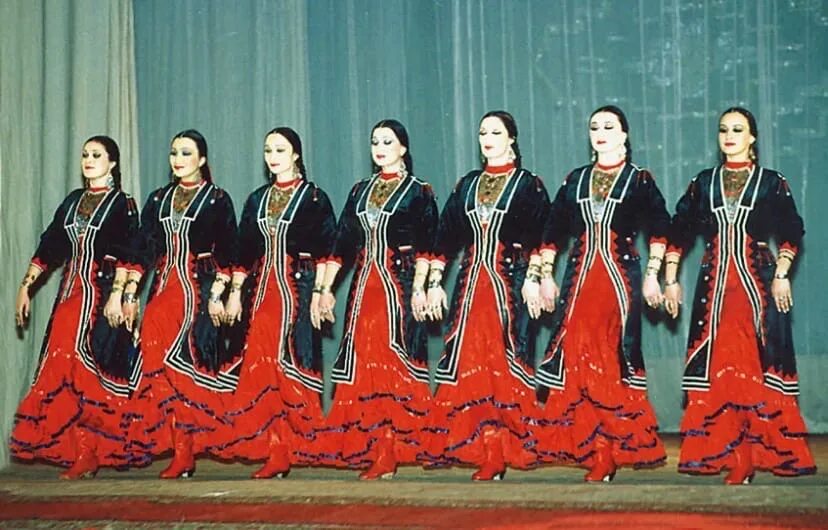 Семь девушек башкирская танец. Семь девушек файзи гаскарова. семь девушек башкирская легенда. семь девушек танец файзи гаскарова.