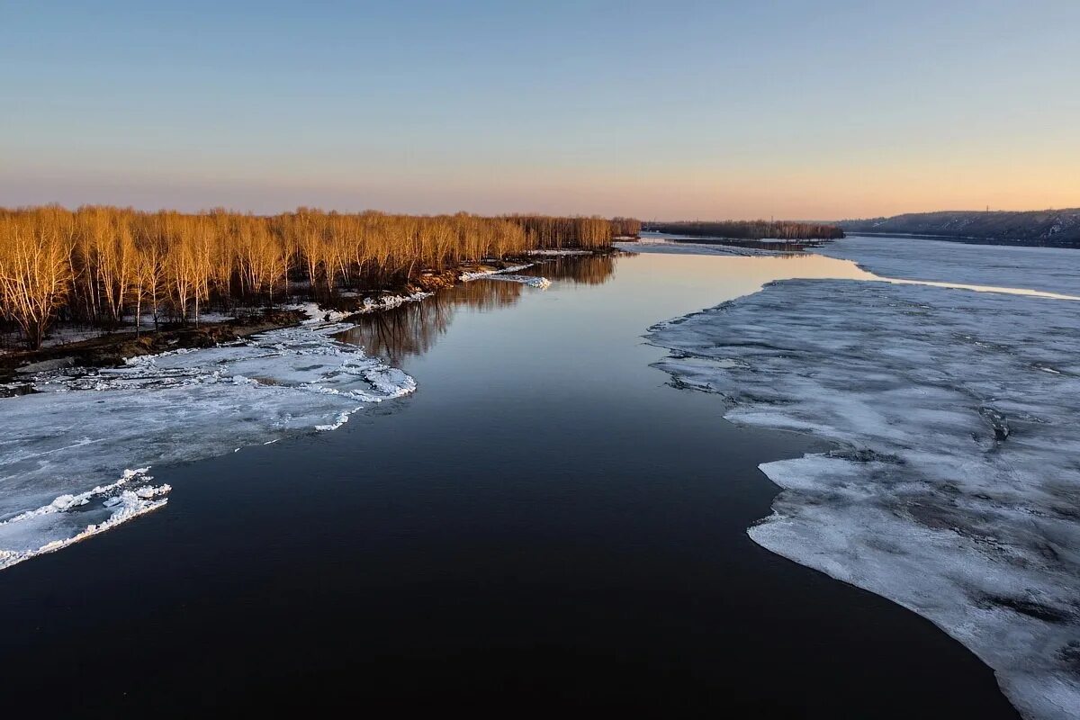 В каком районе ледоход на оби. Ледоход обь. камень на оби ледоход. ледоход на оби 2025. река лена пейзажи.