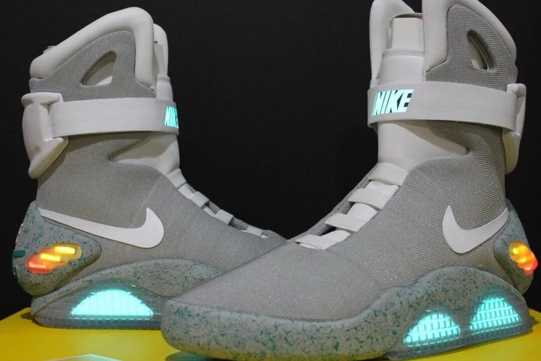 Nike кроссовки будущего. Кроссовки nike mag back to the future. nike air mag back to the future 2016. nike air mag 2016 2011. nike mag 2016.