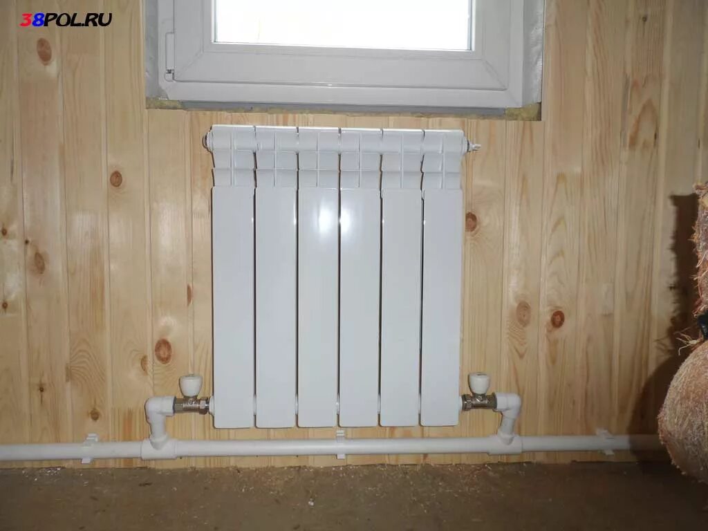 Трубы для батарей отопления. Обвязка радиатора отопления полипропиленом. Трубы полипропилен радиатор. Радиатор на полипропилене. Трубы полипропилен радиатор.