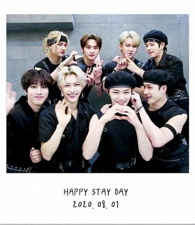 Стрей дата рождения. Группа stray kids. skzoo чонин. stray kids с днем рождения. stray kids участники 2025.