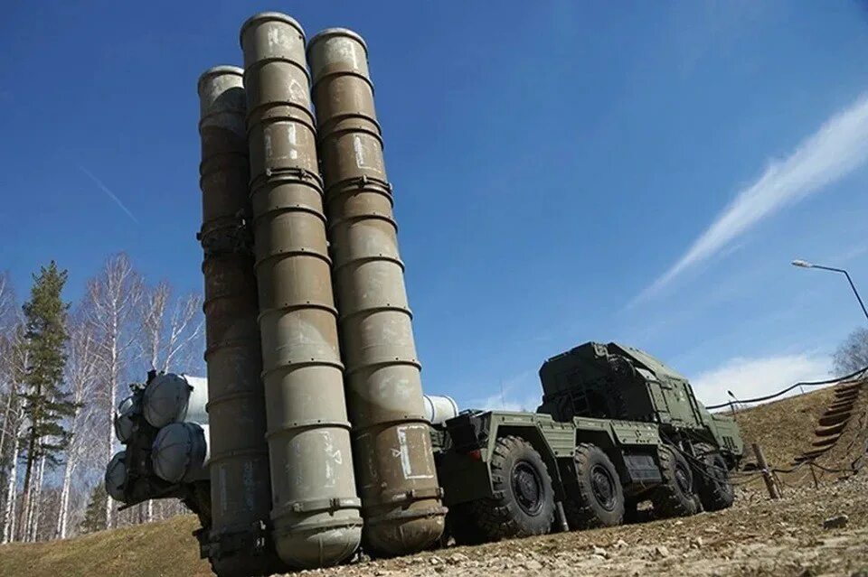 Ракета с300. С300 пво. s 300 ракетный комплекс. c 300 комплекс пво. с-300 зенитный.
