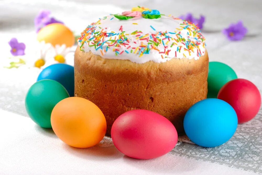 пасхальная суббота. пасзальныйкулич с яйцами. пасха 224. с пасхой красивые. пасхальные яйца и куличи.