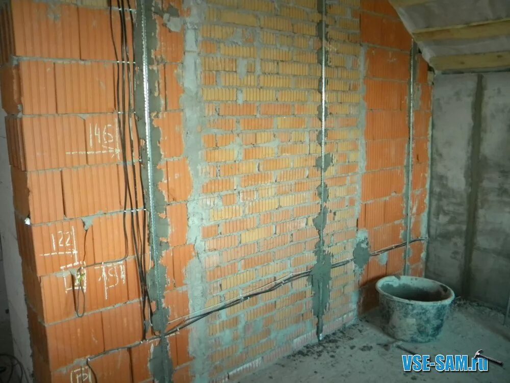 Как заштукатурить дом из кирпича
