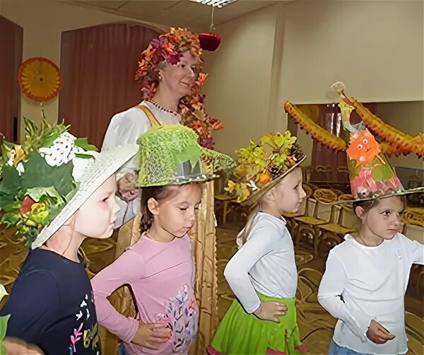 Парад осенних шляп в детском саду