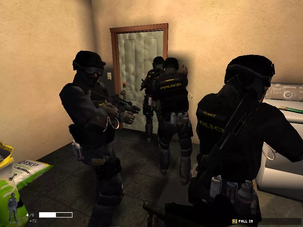 Swat mods. Спецназ SWAT 4. SWAT 4 оружие. SWAT 4 ремастер. SWAT 4 русский спецназ.