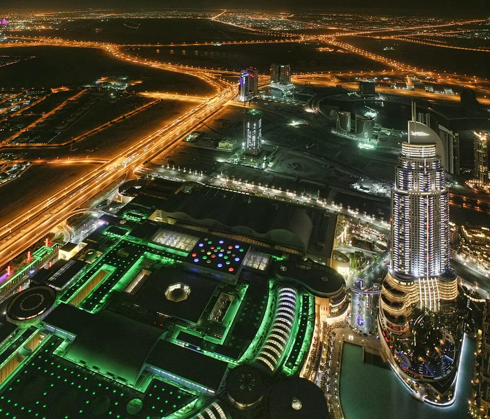 Бурдж халифа окрасили. Бурдж Халифа 124 этаж. Бурдж-Халифа Дубай 124 этаж. Дубай Бурдж Халифа внутри. Дубай Бурдж Халифа смотровая площадка.
