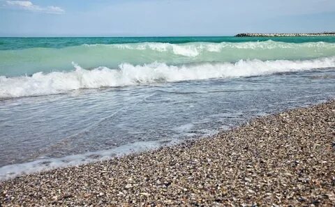 Не смотря на море
