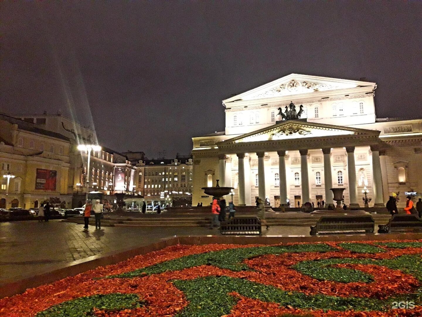 Театры москвы со скидками. Театральная площадь Москва. Театральная площадь в Москве Бове. Ансамбль театральной площади (1816–1825). Бове ансамбль театральной площади.