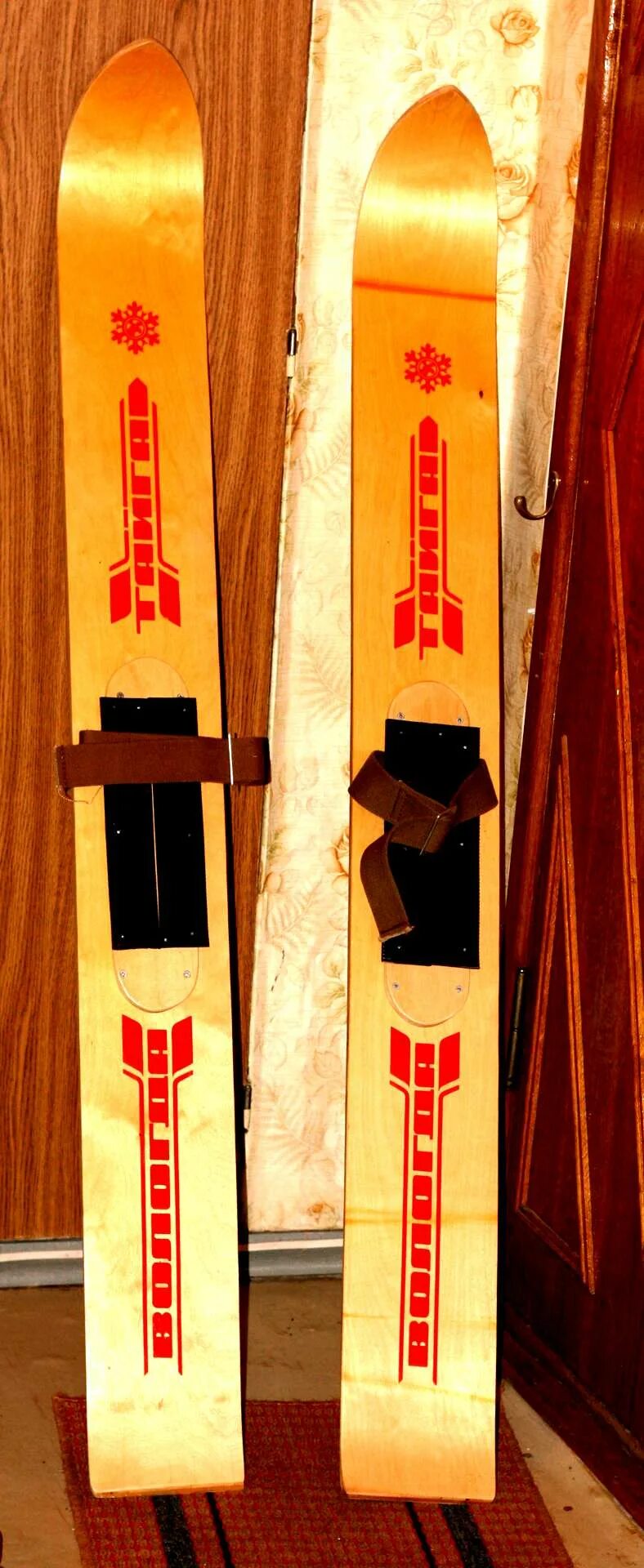 Купить лыжи б у на авито. Охотничьи лыжи 1993. Лыжи охотничьи спринт СССР. Охотничьи лыжи 230мм. Охотничьи лыжи противооткатный.