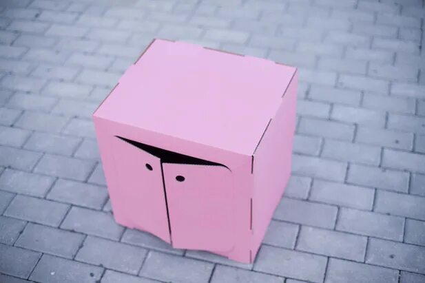 Копилка для монет из картона. Копилка для денег из коробки. Копилка из картона своими руками. Копилка из коробки. Копилка из картона.