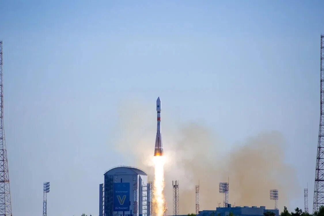 Российские ракеты. Российская ракета в космосе. Чанчжэн-2f. Китайская ракета long march 9. В белгород прилетела ракета.