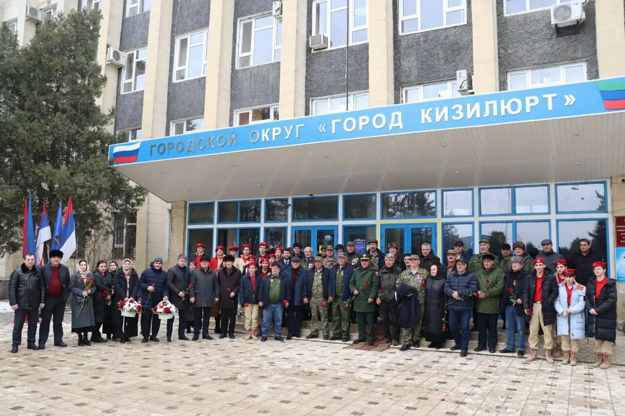 Площадь героев кизилюрт. Город кизилюрт. глава дагестана.