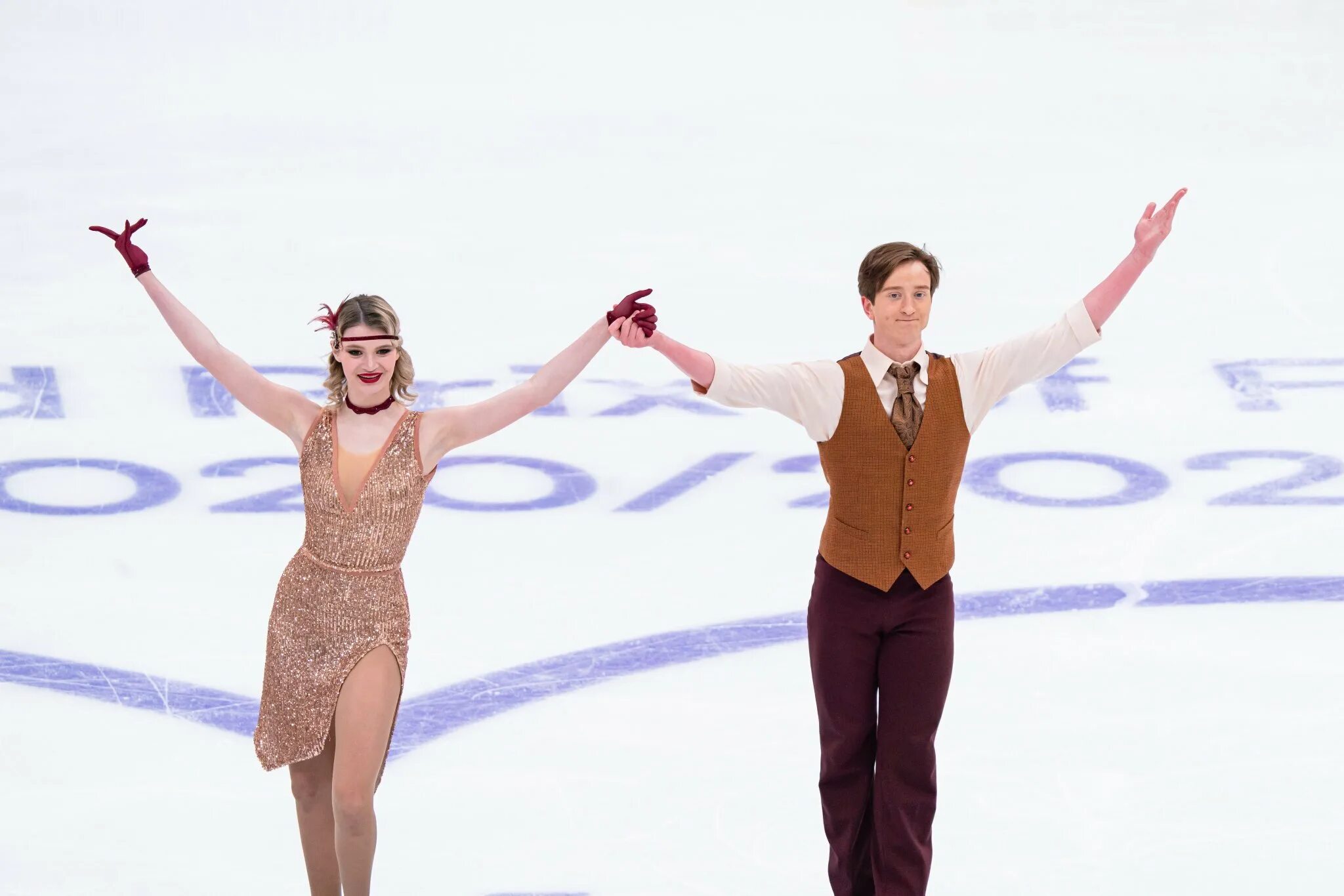 Кацалапов синицина 2020. Танцы на льду олимпиада 2022 кацалапов. Евгения медведева фигуристка. Кто дико выглядит на льду. Кацалапов ильиных.