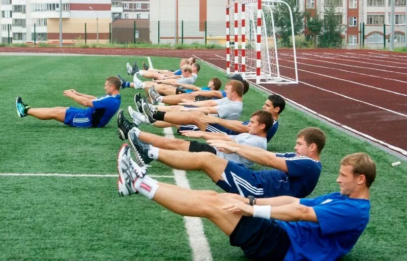 Специальная подготовленность спортсмена. Физическая подготовка. Физическая подготовка спортсмена. Тренировка по футболу. Физическая подготовка в футболе.