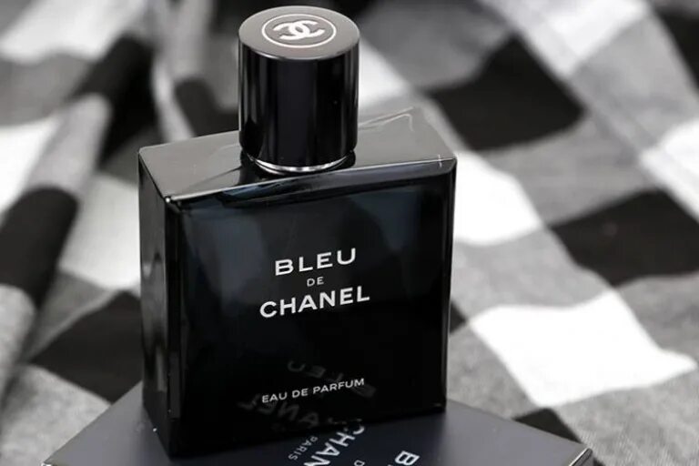 Bleu de Chanel Parfum Chanel for men. Блю Шанель 100 мл. Bleu de Chanel Eau de Parfum/Блю Шанель. Chanel Blue de Chanel men.