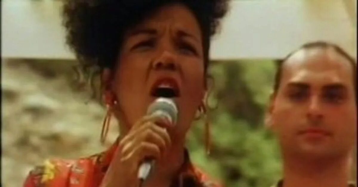 Песни ламбада поющая. Лоалва Браз Ламбада 1989. Каома певица. Лоалва Браз Ламбада 1989 год. Лоалва Браз бразильская певица.