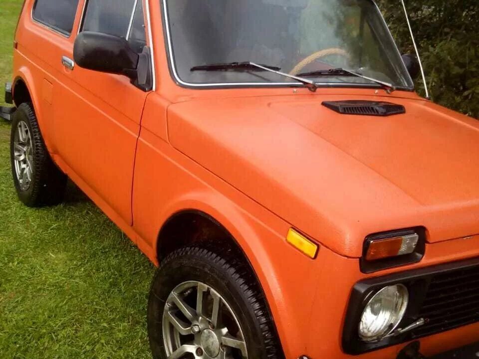 Ваз 2121 нива оранжевая. Нива 2121 красный раптор. Нива оранжевая 3205. Нива оранжевого цвета. Ваз 2121 оранжевая.