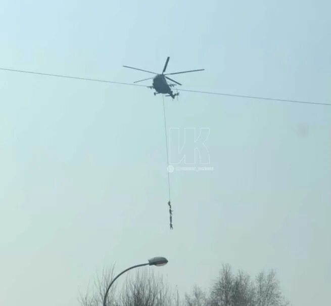 Нло вчера вечером в коноково краснодарский край. Небо над кемерово. Странные вертолеты в небе летают окологт чкаловского. Воздушный шар. Стрижи белово.