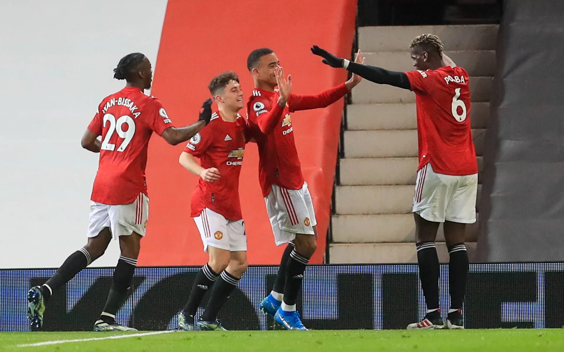 Руни и гиггз. United series. Wayne rooney manchester united. Wayne rooney манчестер юнайтед. United series.