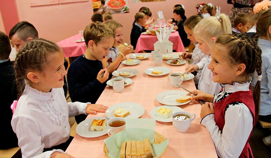 Питание в садах москвы. Питание в садах и школах. Школьная столовая. Обед в школе. Питание в садах и школах.