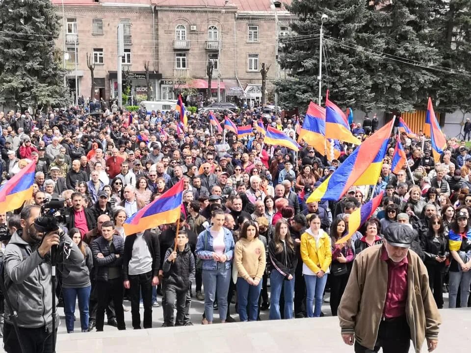 Движение митинга. Митинг в Гюмри. Митинг в Гюмри 15.01. Митинги во Франции. Митинги в Гюмри 2023.