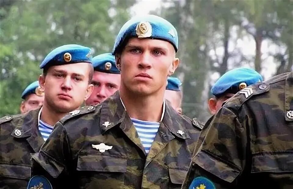 Кокарда на берет. Форма голубых беретов. Цвет берета ввс. Форма голубых беретов. Берет бесшовный.