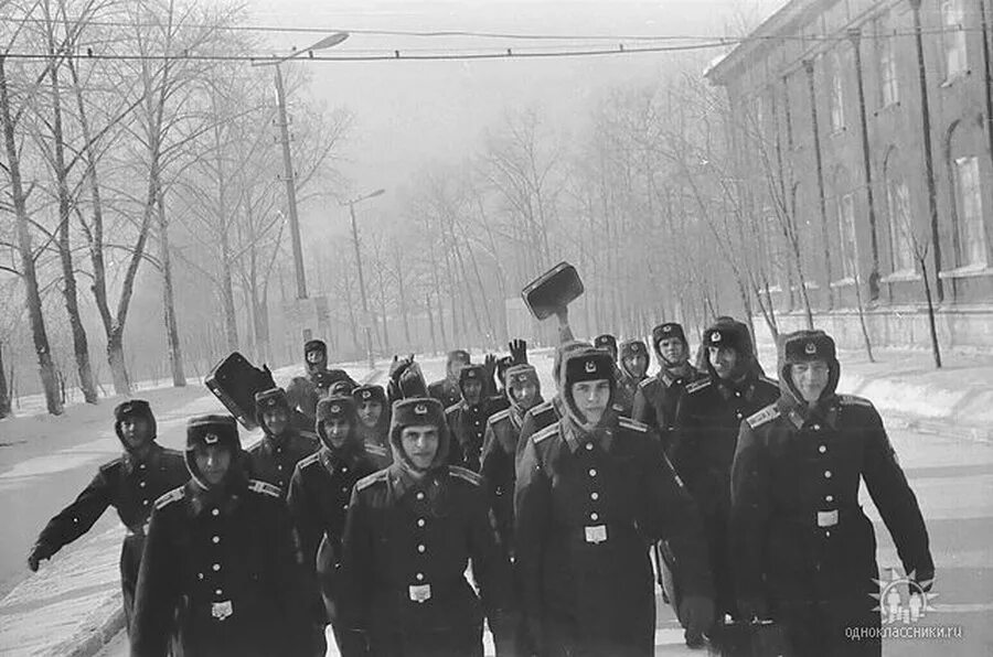 Авиационное училище иркутск. Ивваиу иркутск. Городок ивату иркутск. Ивваиу преподаватели. Иркутское военное авиационное инженерное училище.