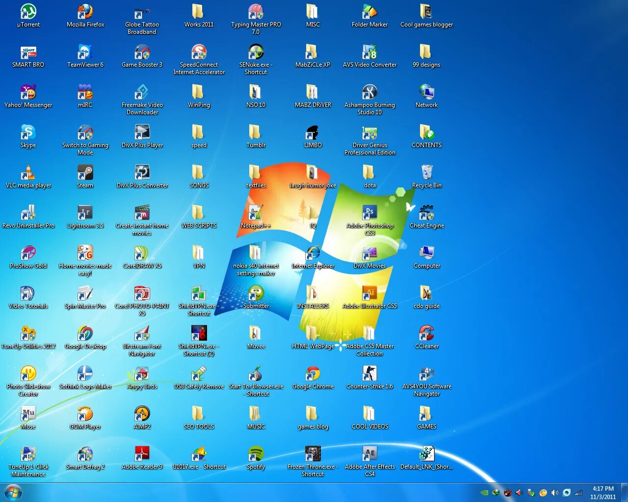 Программа рабочий стол на компьютере windows. Экран компьютера с ярлыками. виндовс 7. ярлыки на рабочем столе. windows 7 рабочий стол.