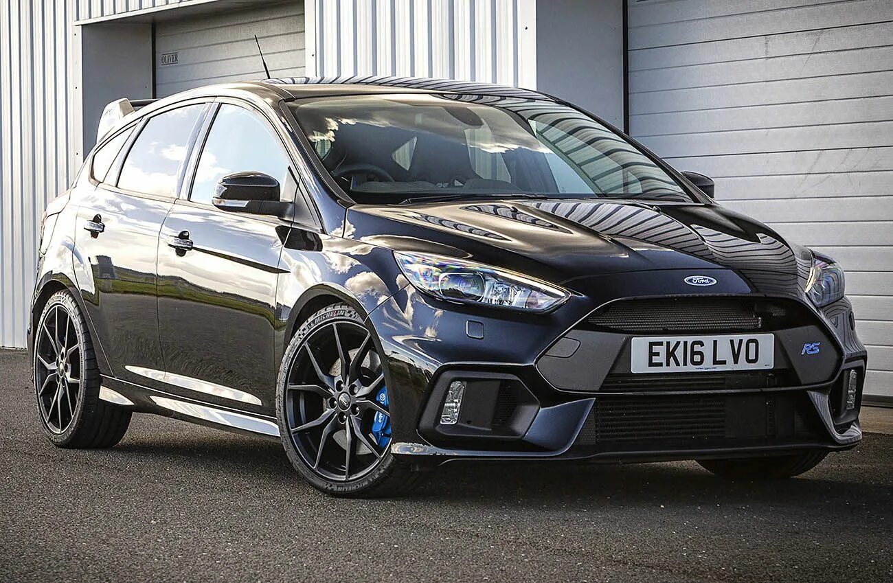 Focus 3 rs. Ford focus rs. ford focus 3 rs черный. ford focus 3 рестайлинг rs.