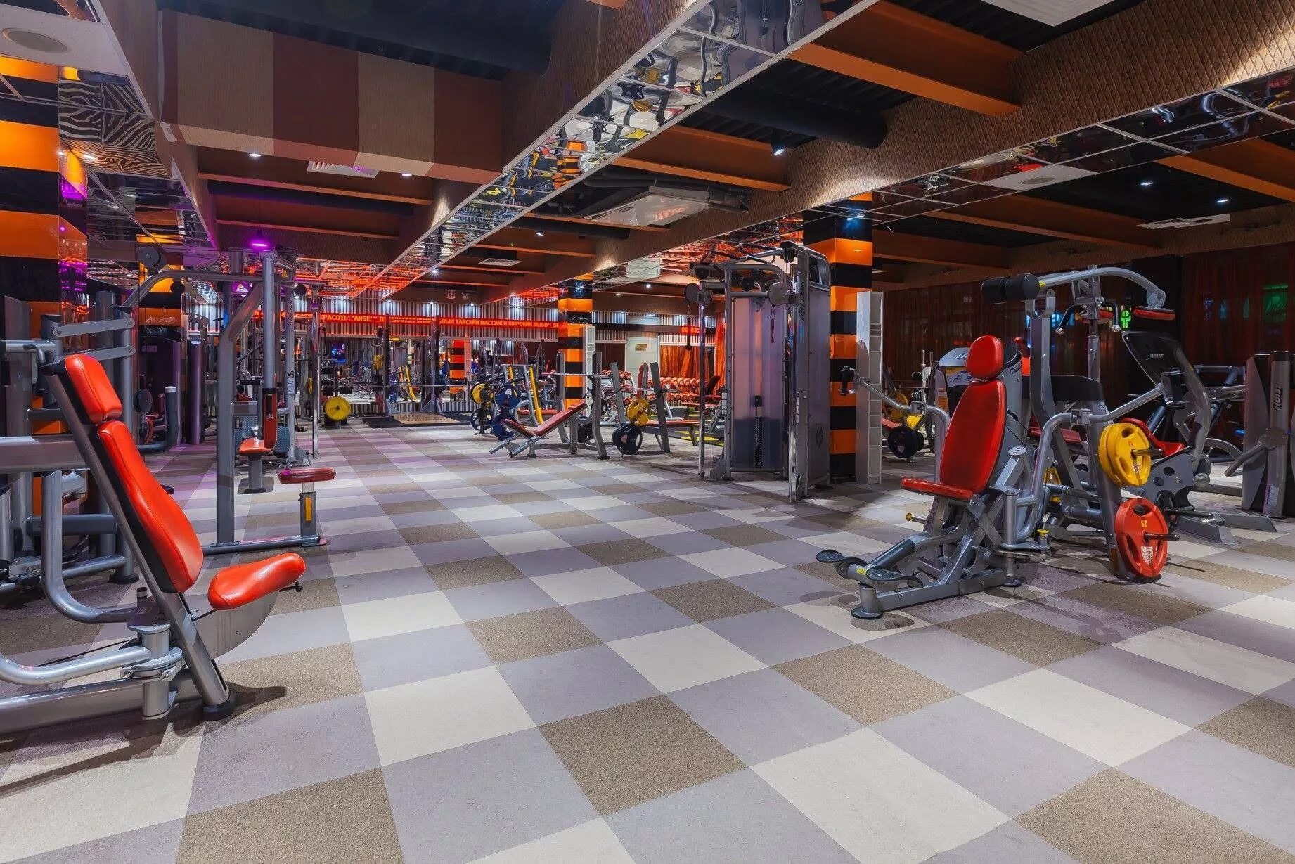 Фитнес фьюжн на автозаводской. Фитнес фьюжн на автозаводской. Fusion fitness автозаводская. Зебра автозаводская. Фузион фитнес автозаводская.
