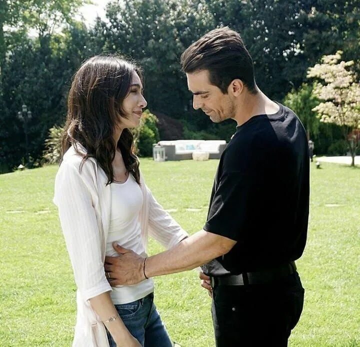 Асли и ферхат аслан. Черно белая любовь любовь асли и ферхата. Черно белая любовь ферхат и аслы. Самая белая любовь. Самая белая любовь.