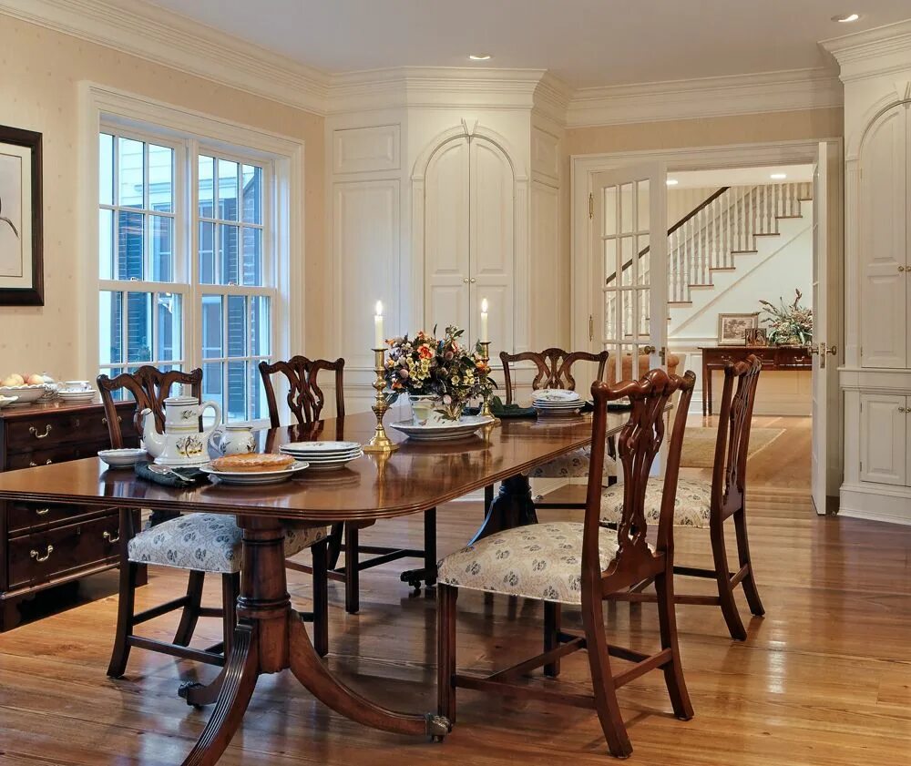 Bedroom dining room. Американский стиль в интерьере. Кухня столовая в американском стиле. Темный обеденный стол в интерьере деревянного дома.