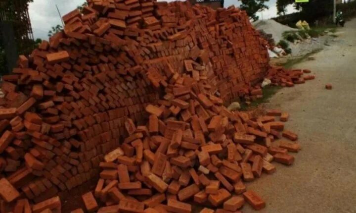 Heap of red brick stock image. Image of damage, orange - 7350949