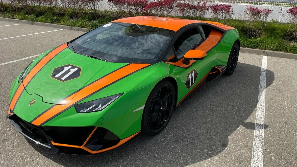 Ламборгини в сочи. Автопарк ламборгини. Ламборгини напрокат. Дтп ламборгини хуракан в сочи. Ламба хуракан перфоманте.