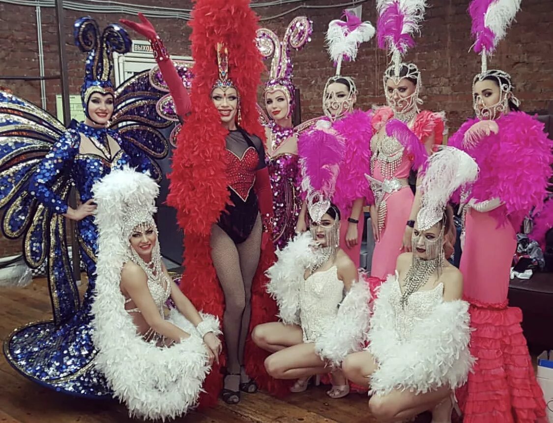 Травести клуб. Российские травести. Травести кабаре. Травести макияж. Травести дива.
