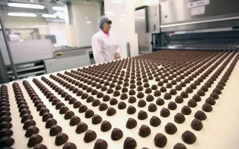 На кондитерской фабрике изготовили 9900 шоколадок