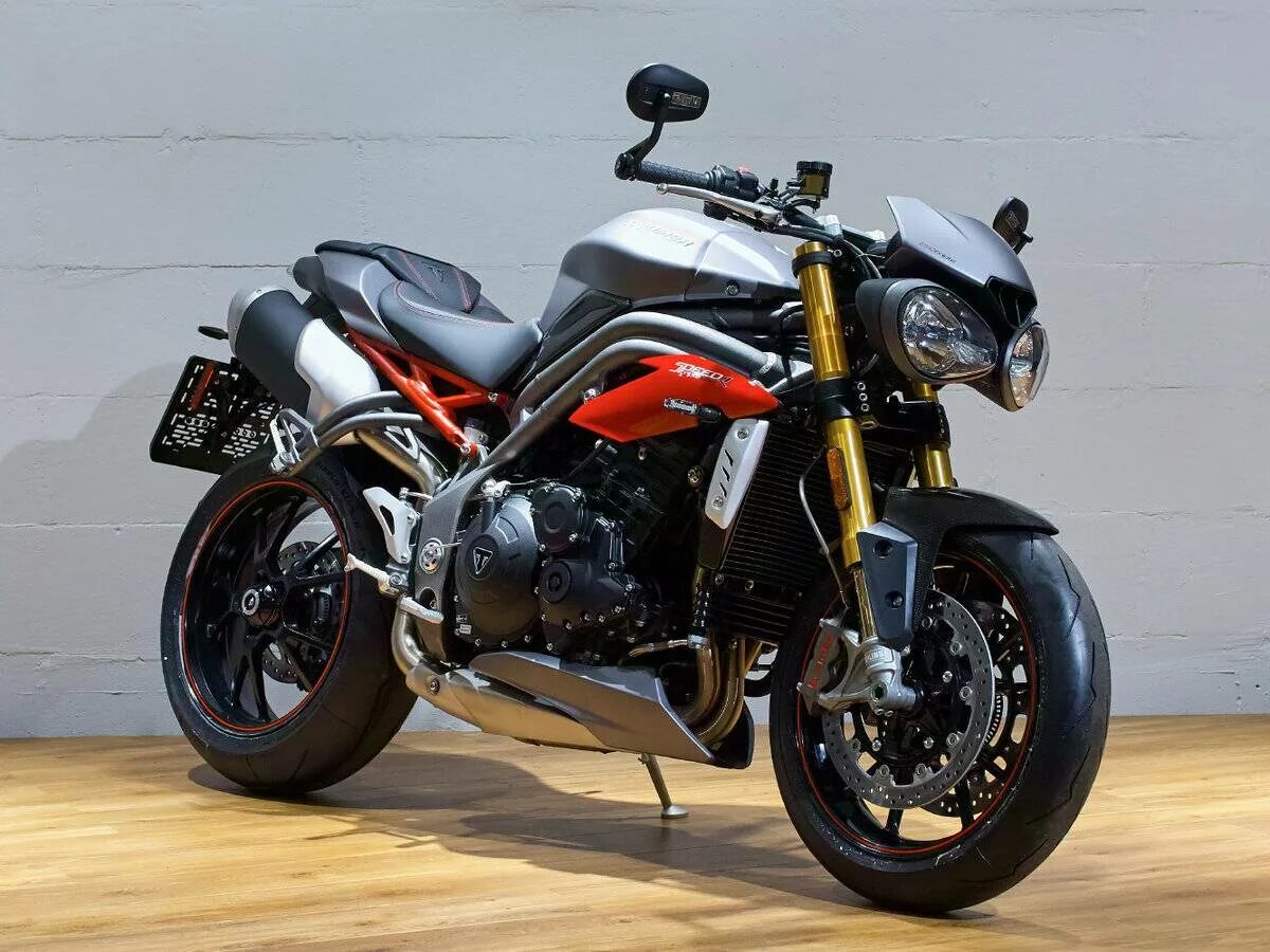 Мотоцикл triumph street triple 2007. Триумф speed triple. Triumph speed triple 1050. Триумф speed triple. Triumph speed triple 1050 2008.
