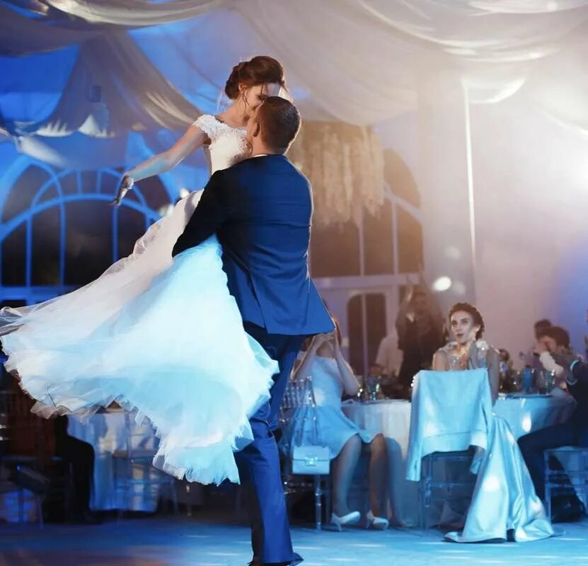 Песни под танцы на свадьбу. Свадебный танец. Танец молодоженов. Первый танец жениха и невесты. Постановка танца на свадьбу.