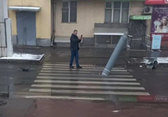 Украина харьков россия. Площадь свободы харьков 2020. Харьков сейчас новости. Русский флаг на украинской раде. Харьков еще не взяли.