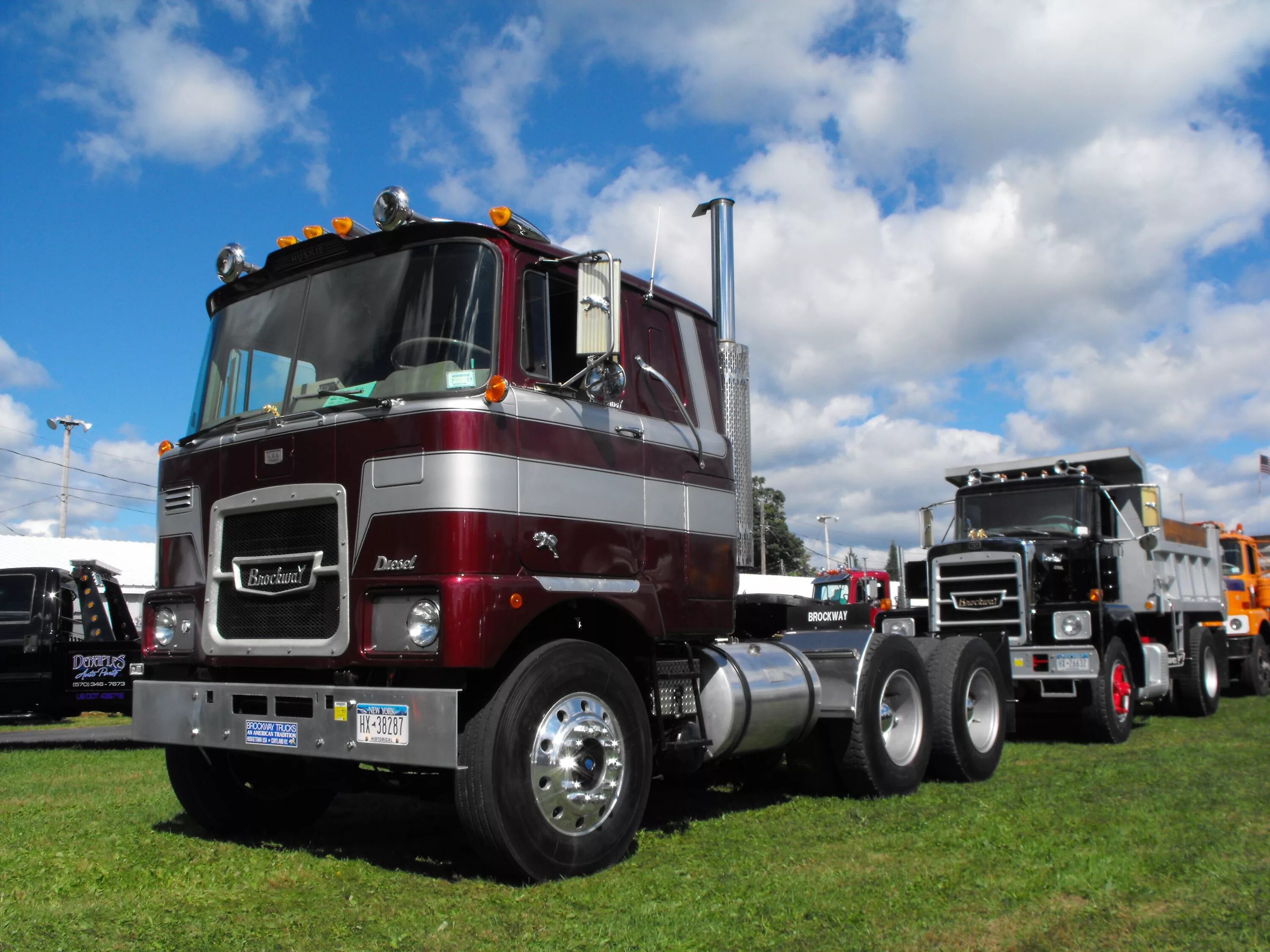 Тягач петербилт 362. Бескапотный петербилт 362. Freightliner fla 9664. Бескапотный тягач. Бескапотный тягач.